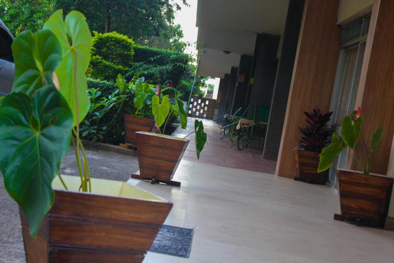 Equator Hotel Аруша Екстериор снимка