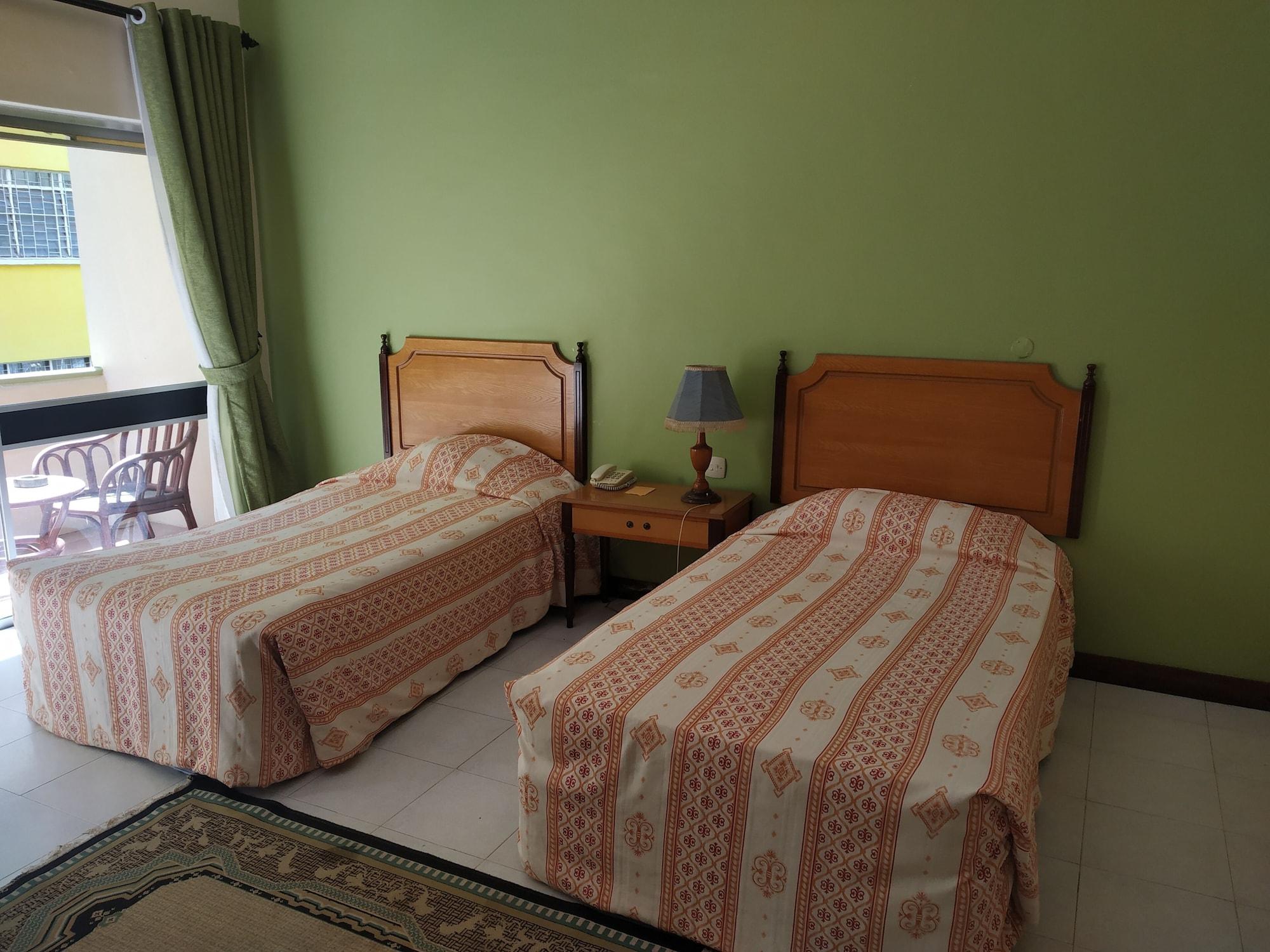 Equator Hotel Аруша Екстериор снимка