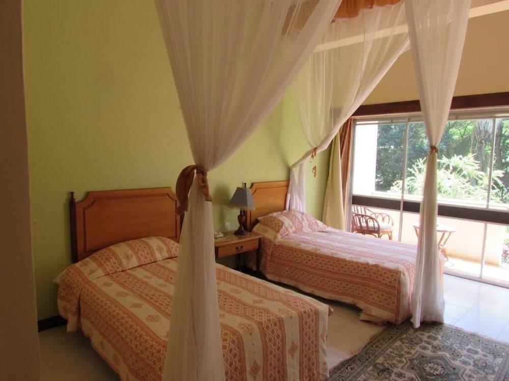 Equator Hotel Аруша Екстериор снимка