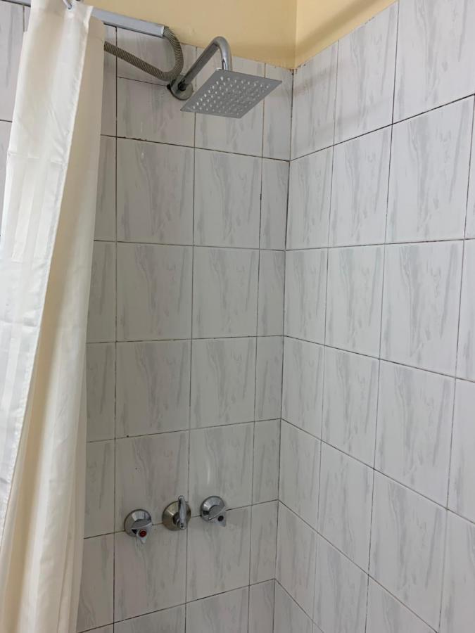 Equator Hotel Аруша Екстериор снимка