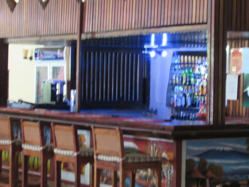 Equator Hotel Аруша Екстериор снимка