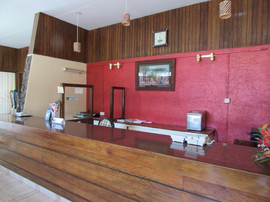 Equator Hotel Аруша Екстериор снимка