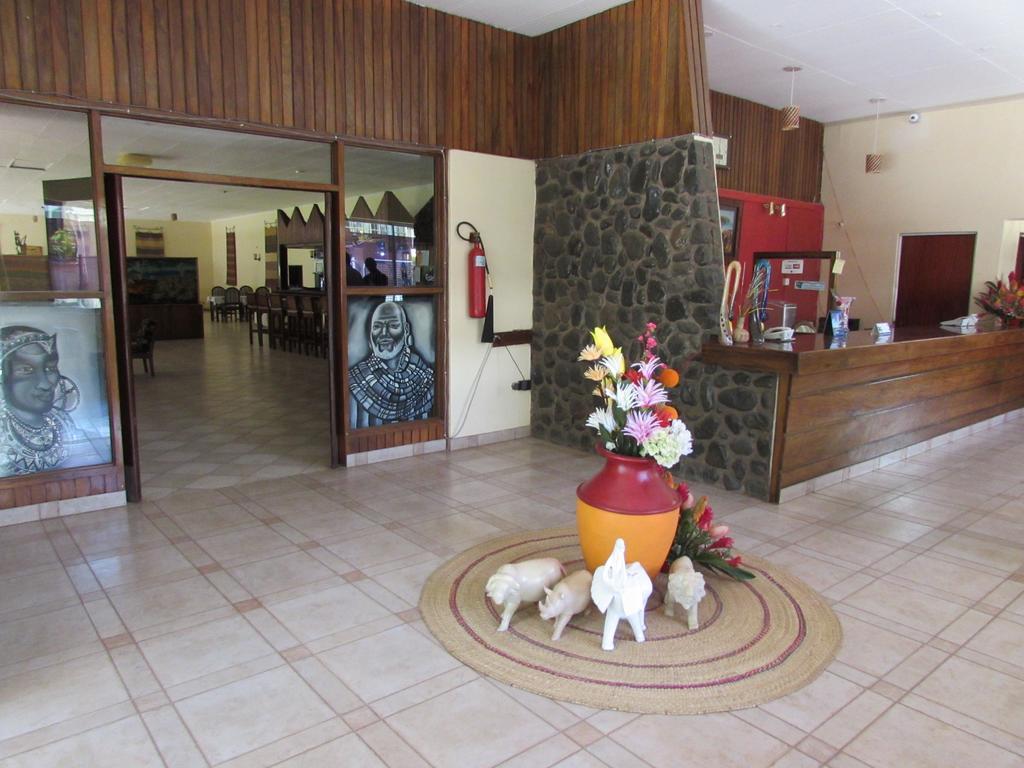 Equator Hotel Аруша Екстериор снимка